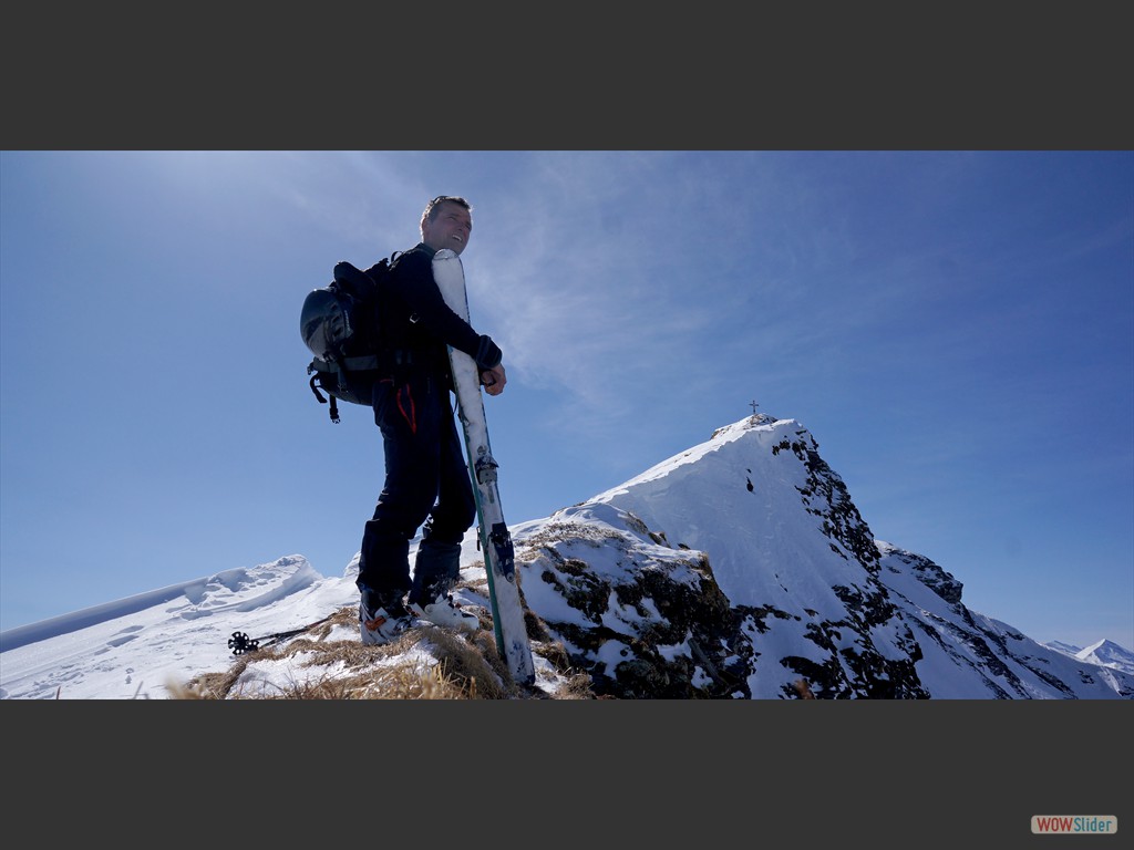 Einsamer Anstieg, im Hintergrund der Frauenkogel.