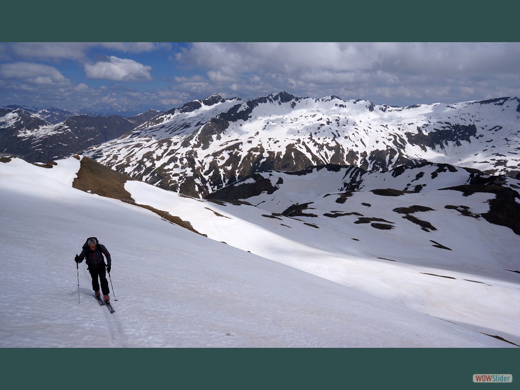 Oberhalb der Niederen Tauern mit Hagener Htte, im Hintergrund das Massiv des Kreuzkogel (Ankogelgruppe)