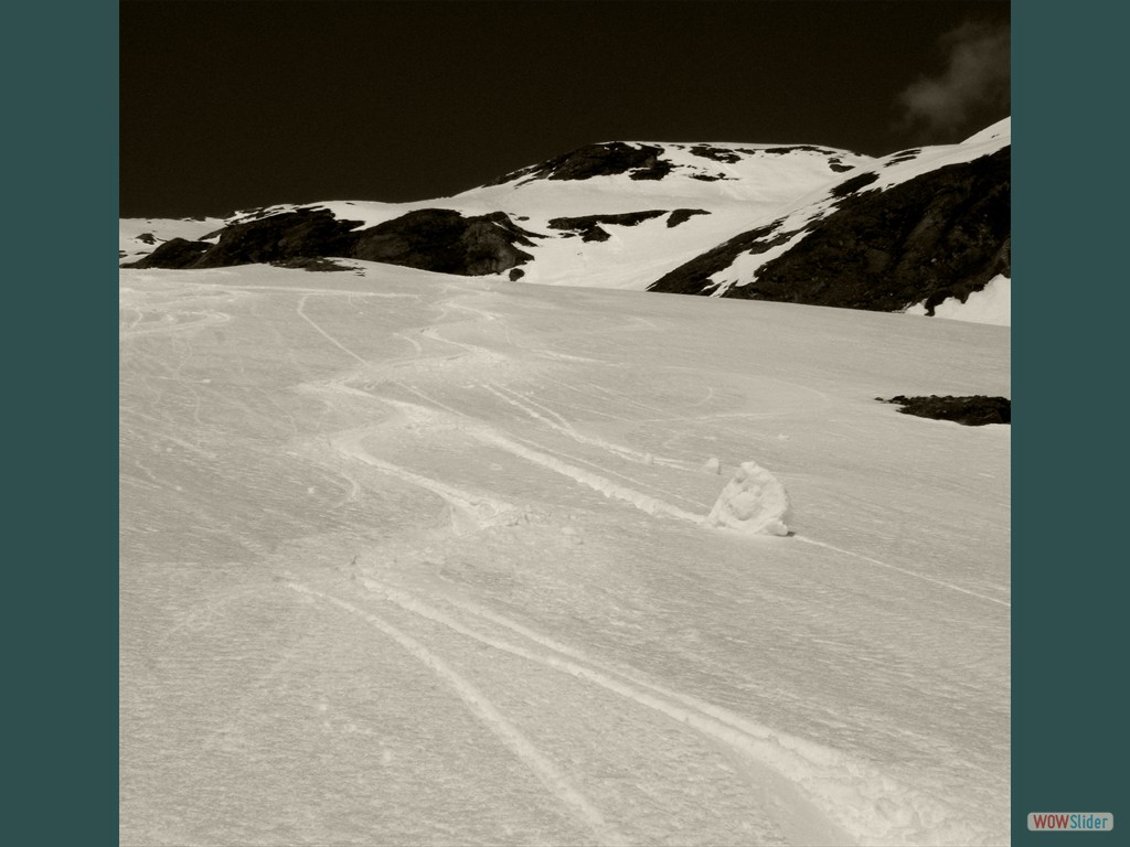 Abfaht im baazigen Firn