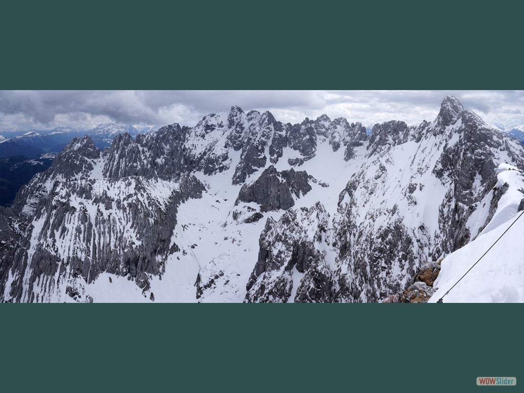 Blick ins Griesner Kar, miitigs die berchtigte Rinne zum Schnwetterfensterl.